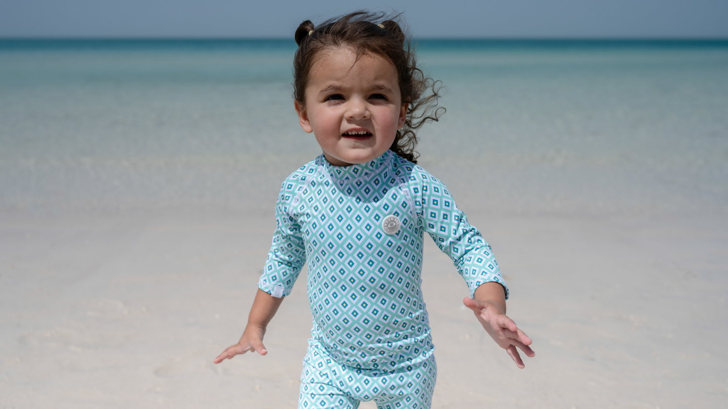 ¿Por que la piel de mi hijo es mas sensible a la exposición solar?